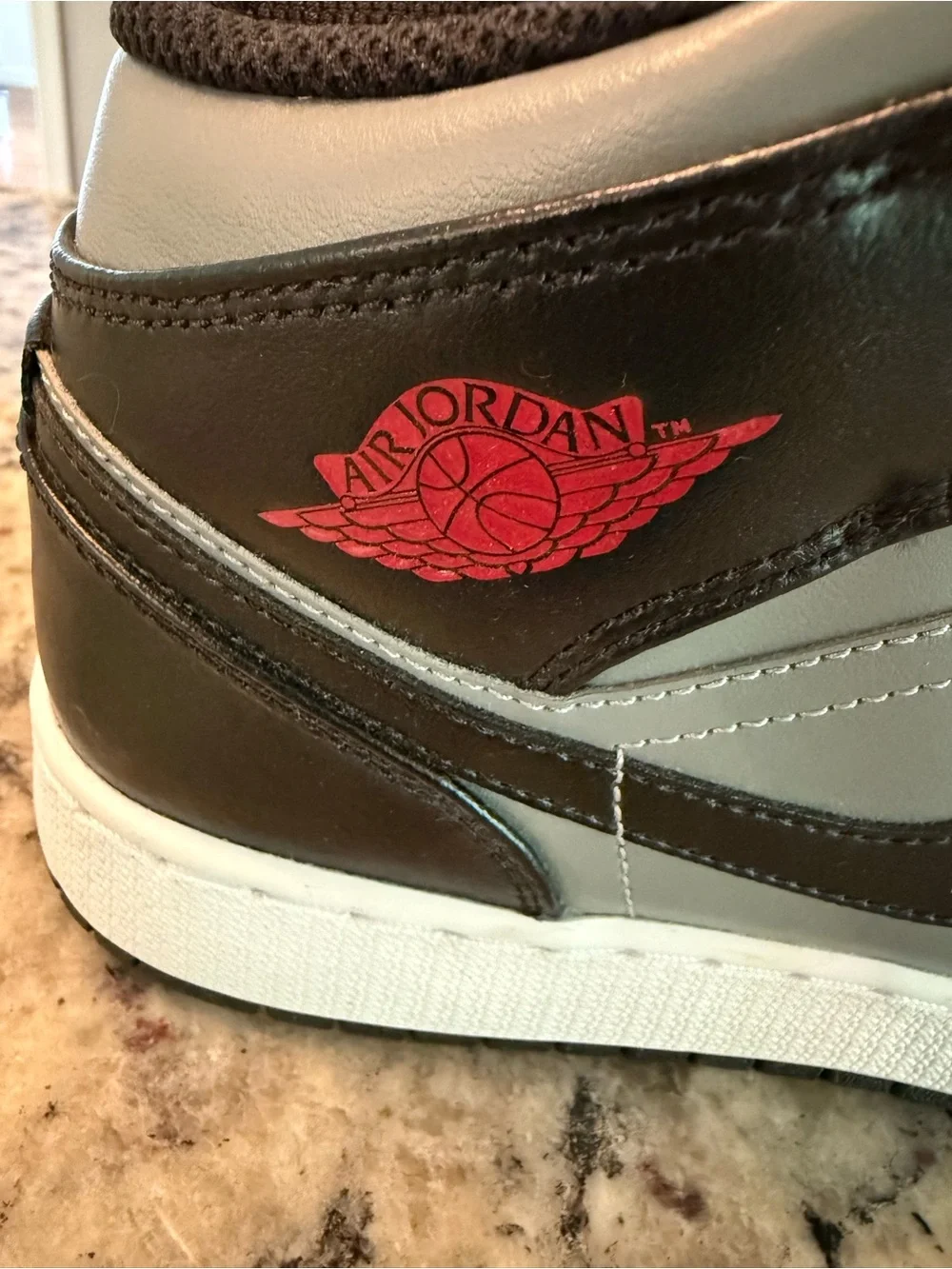 Nike Air Jordan 1 Mid Black Gray Red 554725-096 Youth 6.5Y Sneakers  Women’s 8
